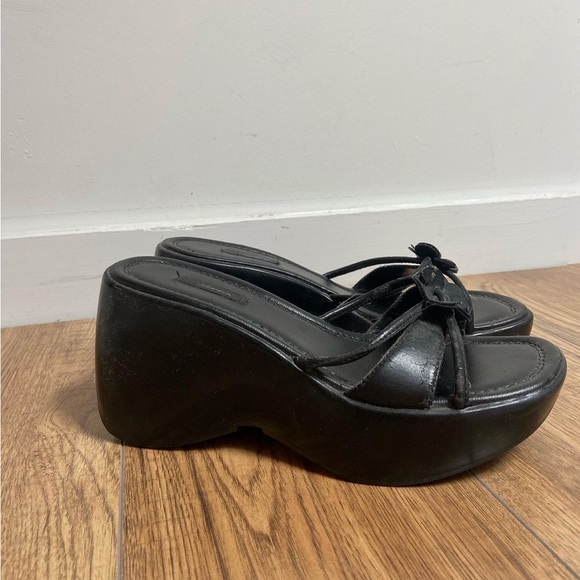 Black flower wedges - Picture 2 of 3